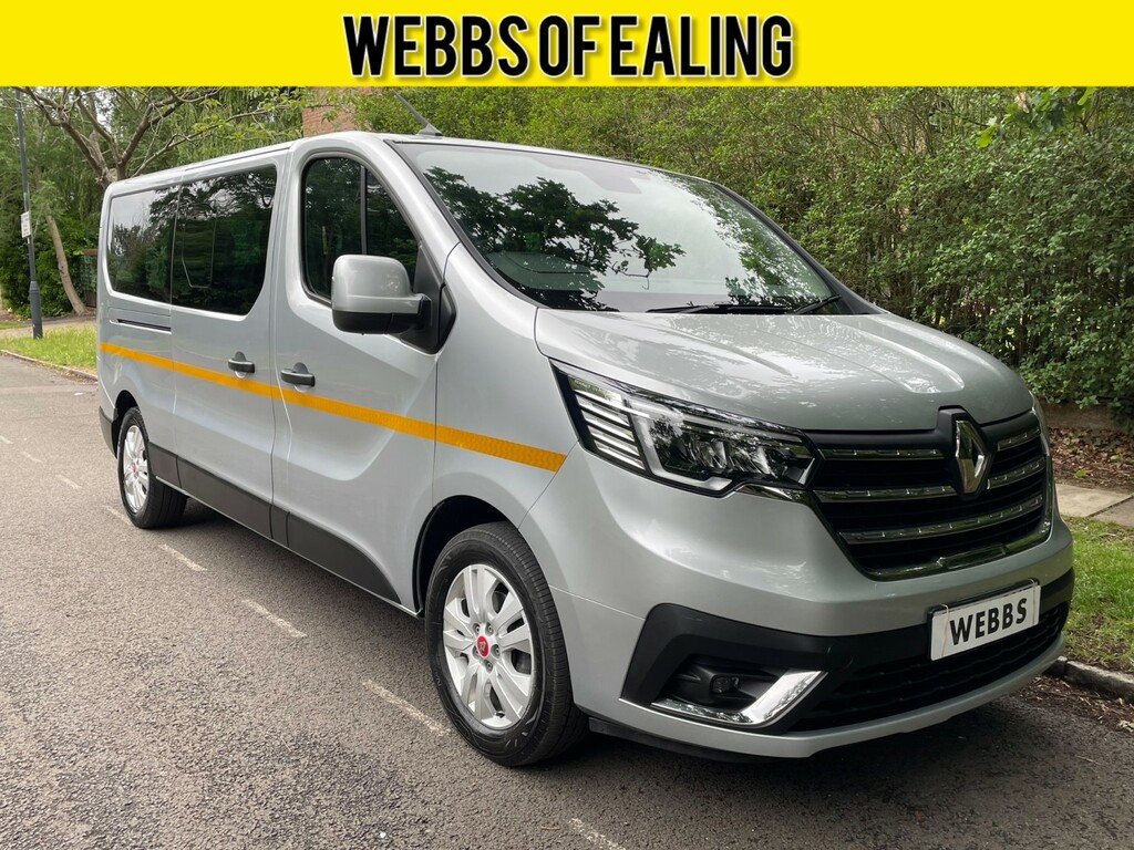 Renault Trafic 2.0 Ll30 Advance L2 H1 9 Seater Minibus Grey
