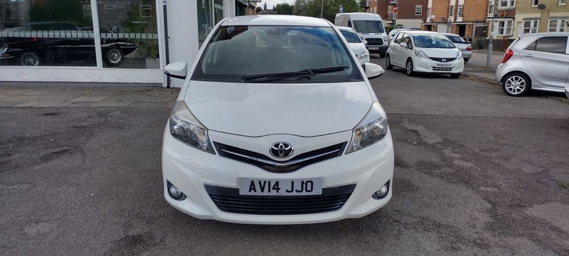 Toyota Yaris Vvt-i Icon Plus White #3