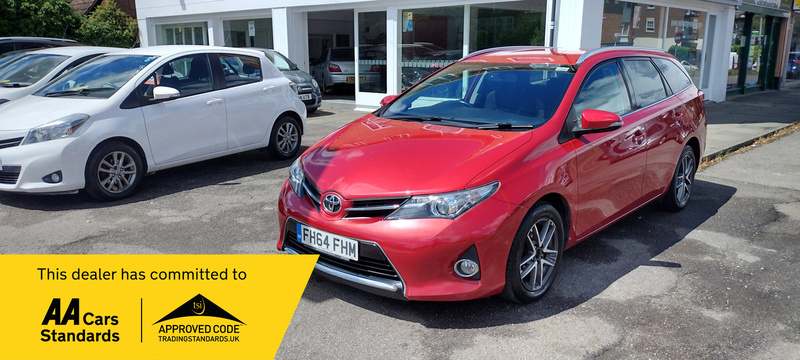 Toyota Auris Valvematic Icon Plus Red