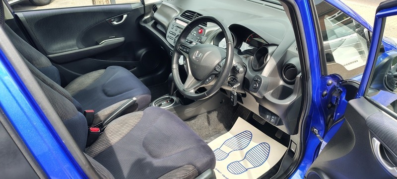 Honda Jazz 1.3H Ima Hs Cvt White #9