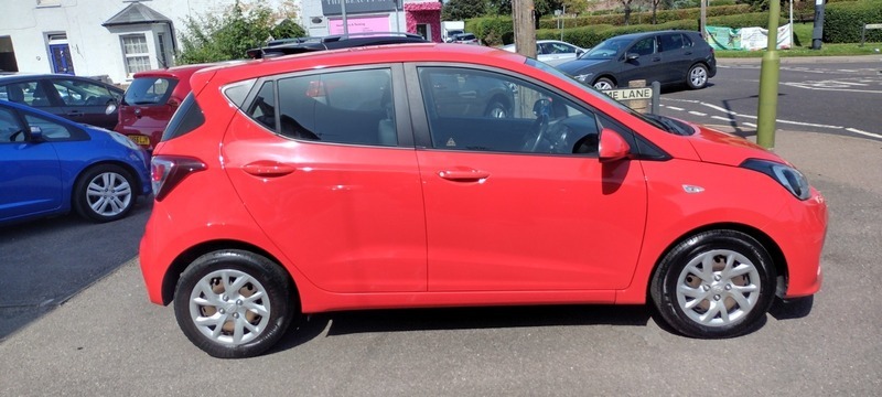 Hyundai I10 Se Red #4