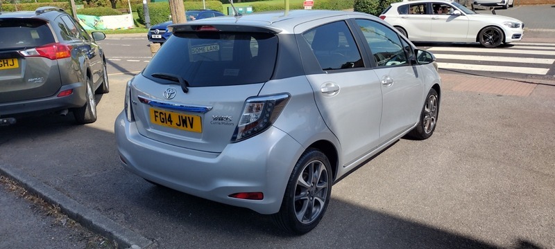 Toyota Yaris Vvt-i Trend Silver #2