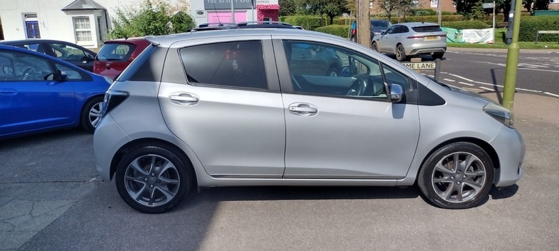 Toyota Yaris Vvt-i Trend Silver #4