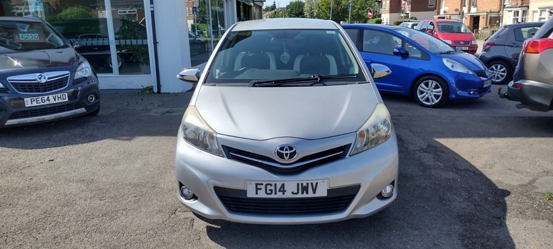 Toyota Yaris Vvt-i Trend Silver #3