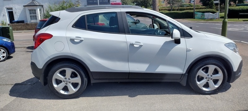 Vauxhall Mokka Exclusiv S S White #4
