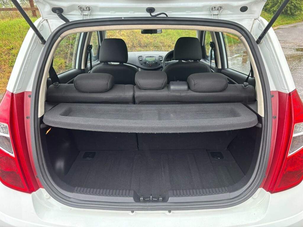 Hyundai I10 Active White #11