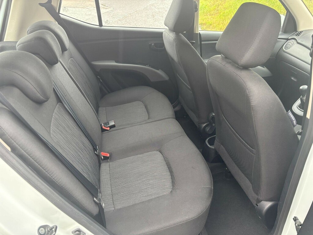 Hyundai I10 Active White #12