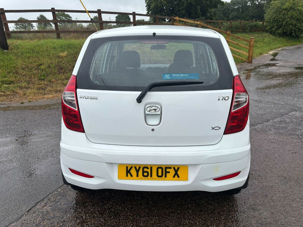 Hyundai I10 Active White #4