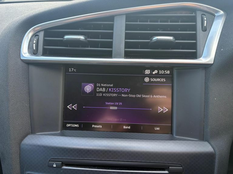 DS DS 4 Hatchback Black #18