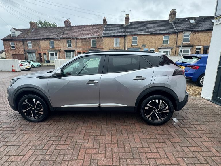 Peugeot 2008 1.2 Puretech Allure Premium Grey #3