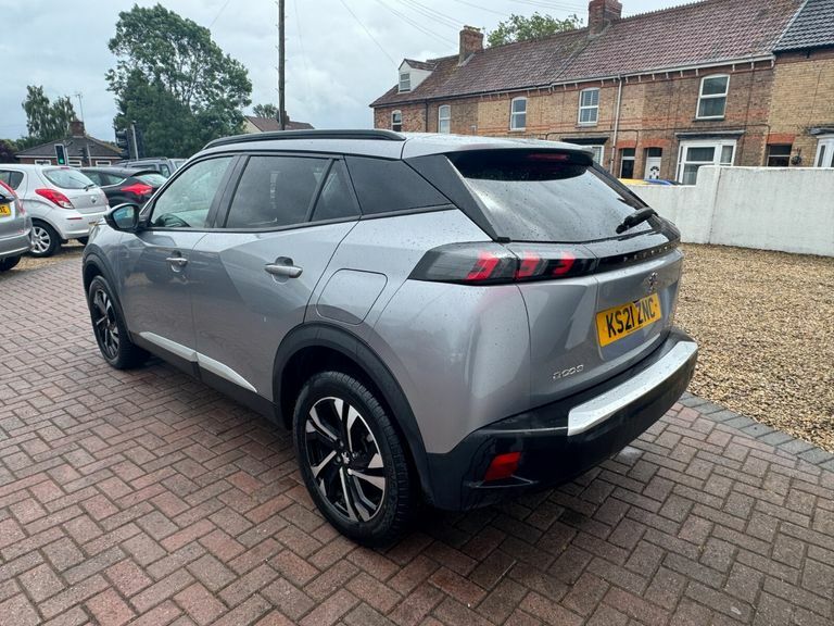 Peugeot 2008 1.2 Puretech Allure Premium Grey #4