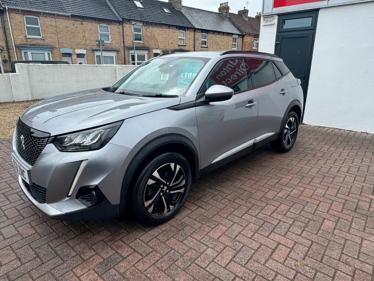 Peugeot 2008 1.2 Puretech Allure Premium Grey #2