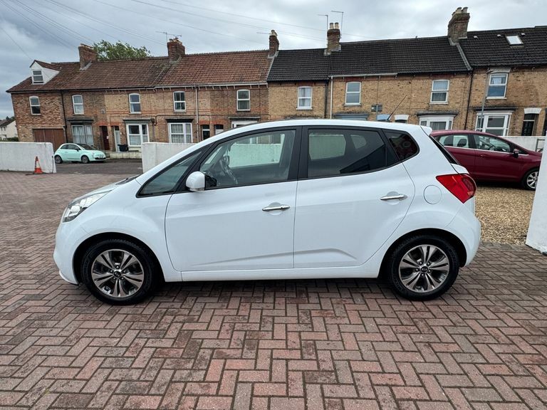 Kia Venga 1.6 4 Euro 6 Ss White #4