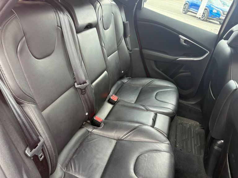 Volvo V40 T2 122 R Design Nav Plus #10