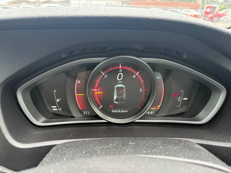 Volvo V40 T2 122 R Design Nav Plus #22