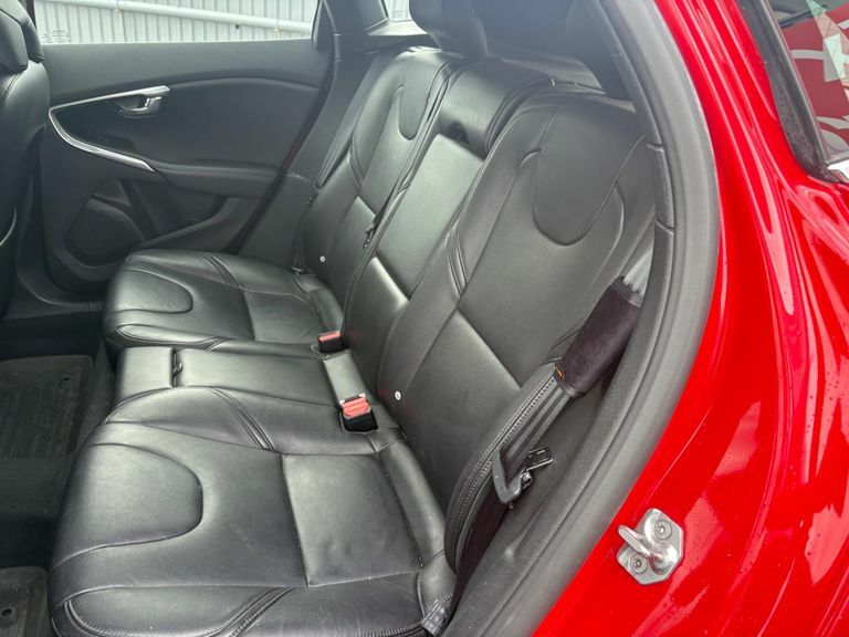 Volvo V40 T2 122 R Design Nav Plus #11