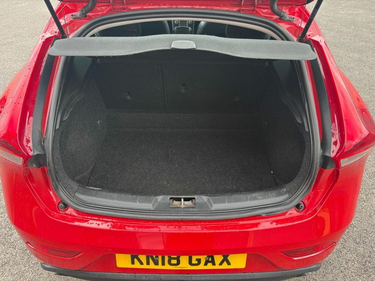 Volvo V40 T2 122 R Design Nav Plus #7