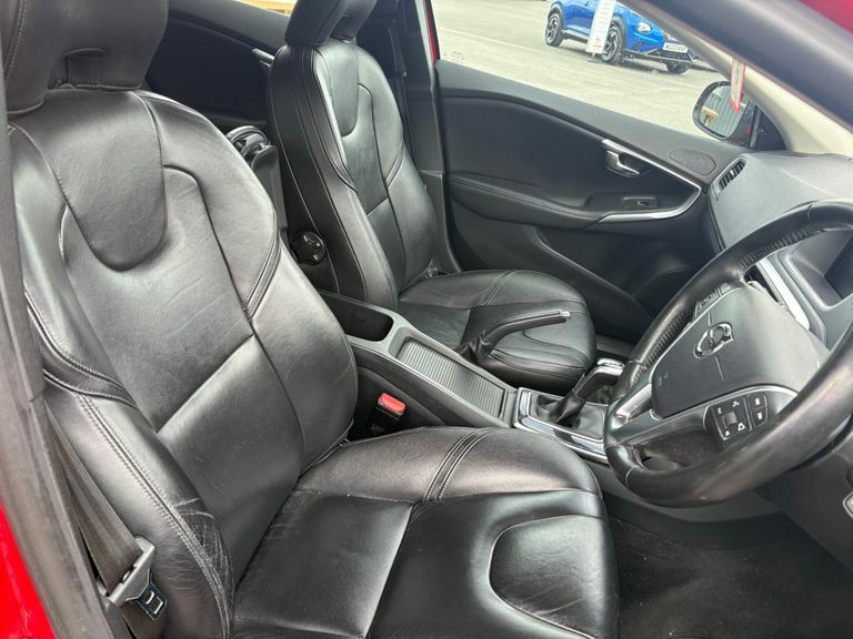 Volvo V40 T2 122 R Design Nav Plus #14
