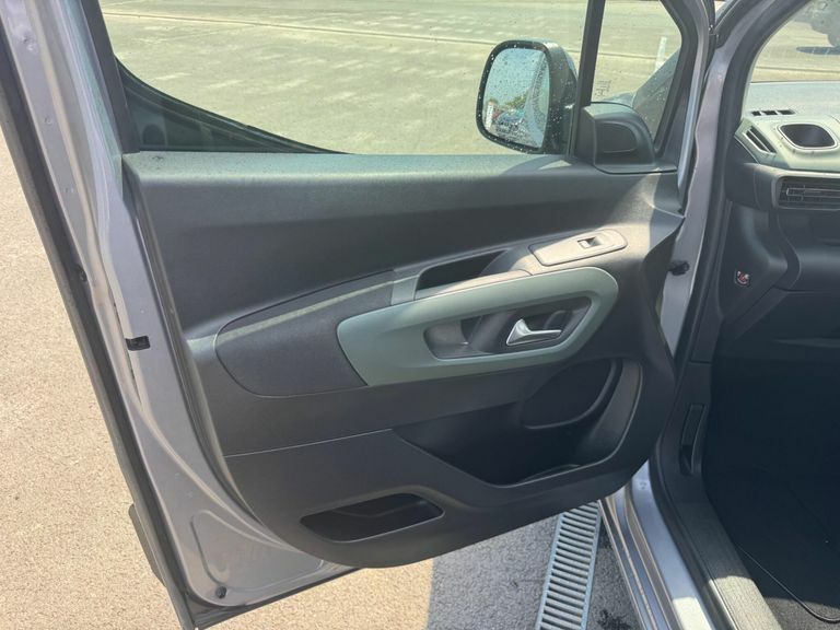 Citroen e-Berlingo 700 100Kw 50Kwh Crew Van Enterprise Pro  #10