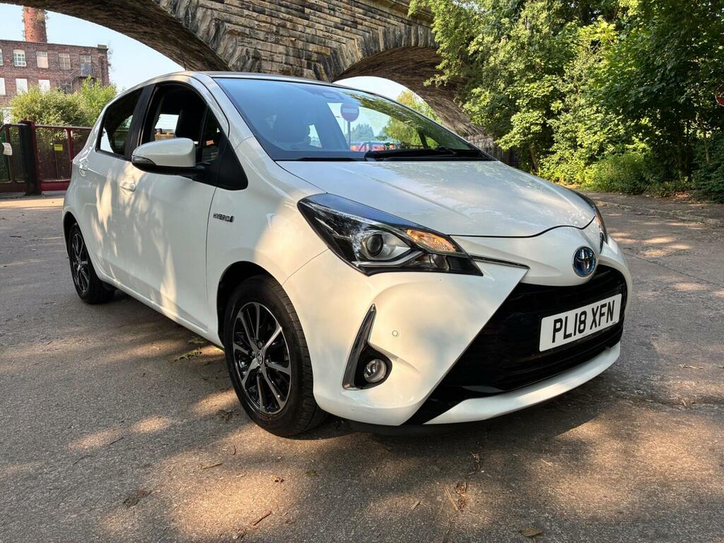 Toyota Yaris Hatchback 1.5 Vvt-h Icon Tech E-cvt Euro 6 Ss 5 White