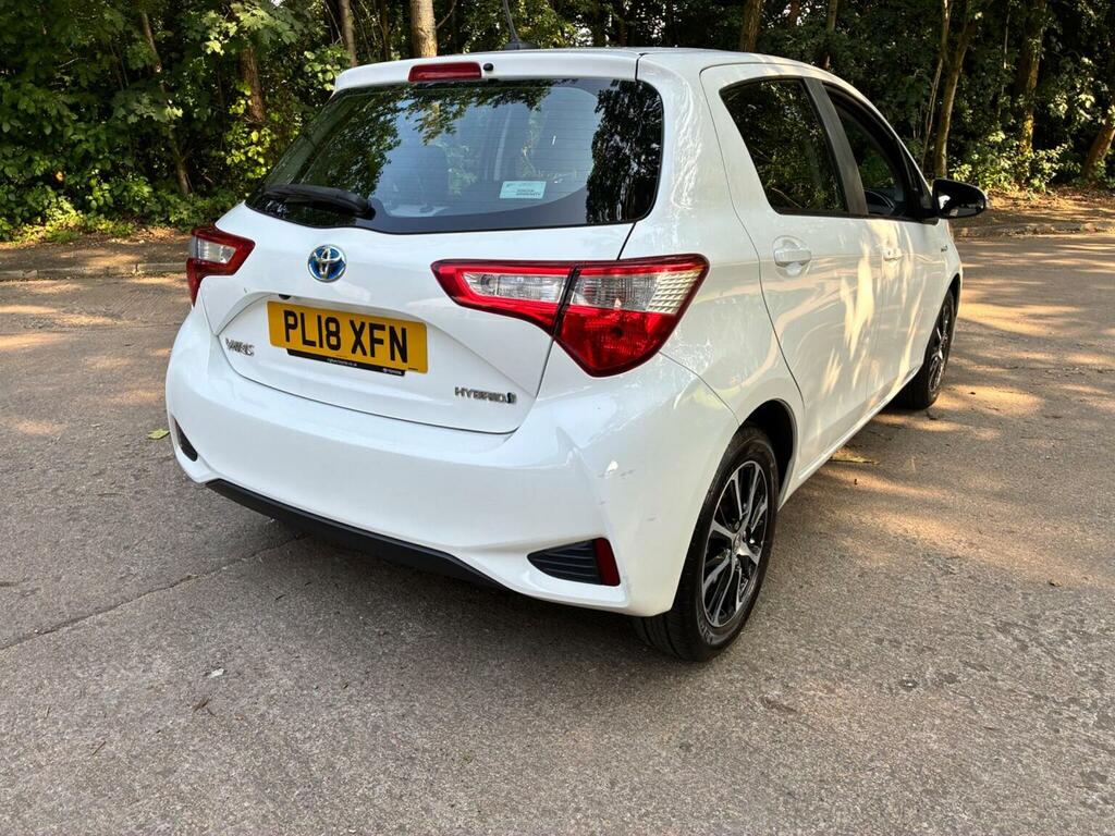 Toyota Yaris Hatchback 1.5 Vvt-h Icon Tech E-cvt Euro 6 Ss 5 PL18XFN White #5