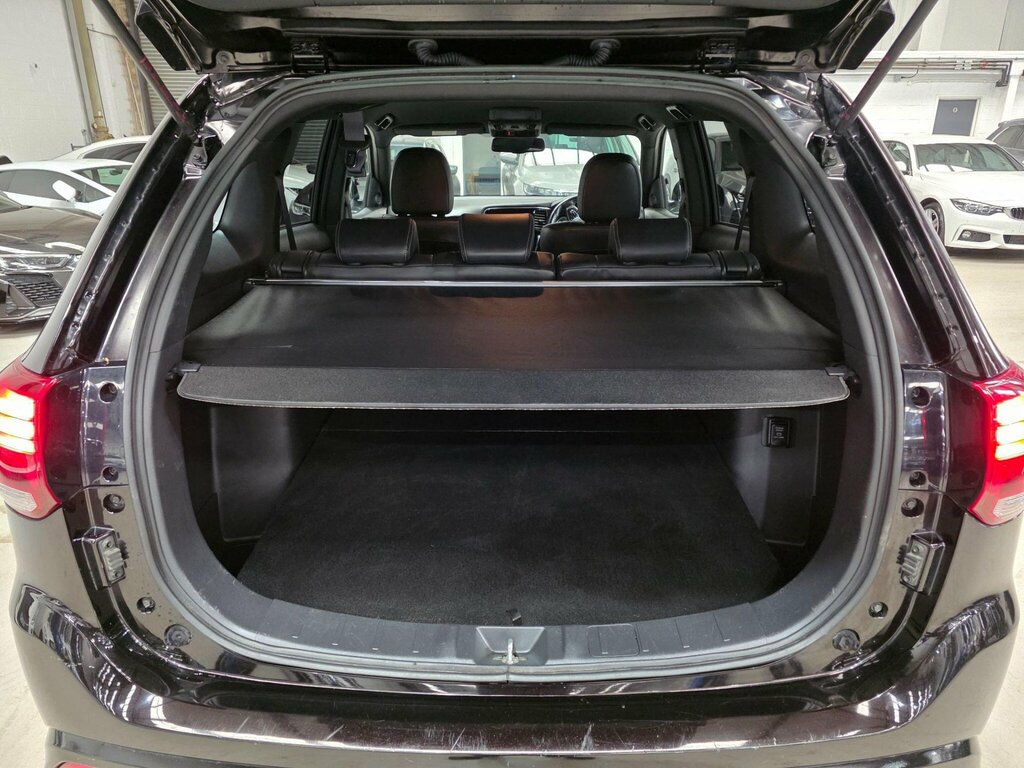 Mitsubishi Outlander 2.0 Exceed Cvt  #26