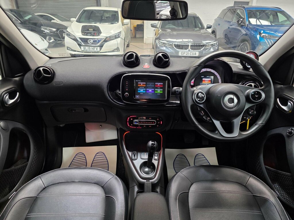 Smart Forfour 17.6Kwh Prime Exclusive 22Kw Charger Silver #4
