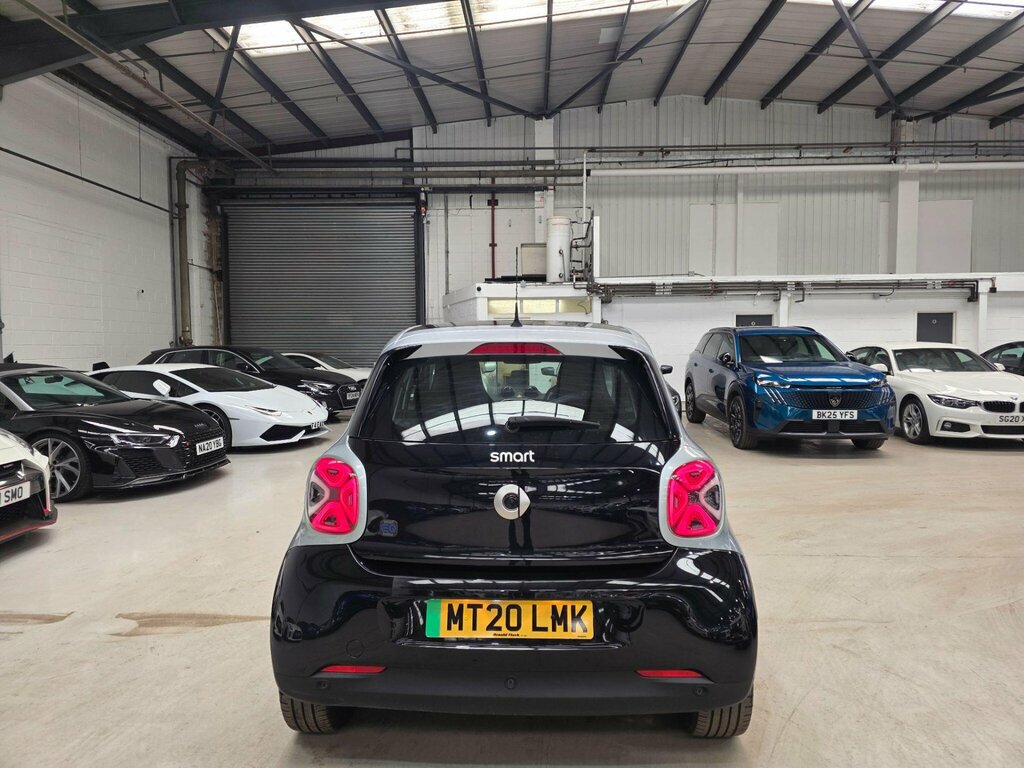Smart Forfour 17.6Kwh Prime Exclusive 22Kw Charger Silver #3
