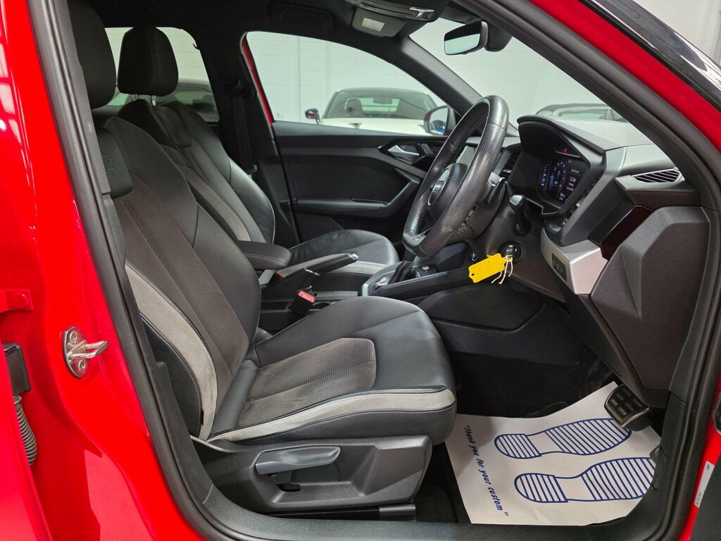 Audi A1 2.0 Tfsi 40 S Line Competition Sportback S Tronic GD19VGE Red #5