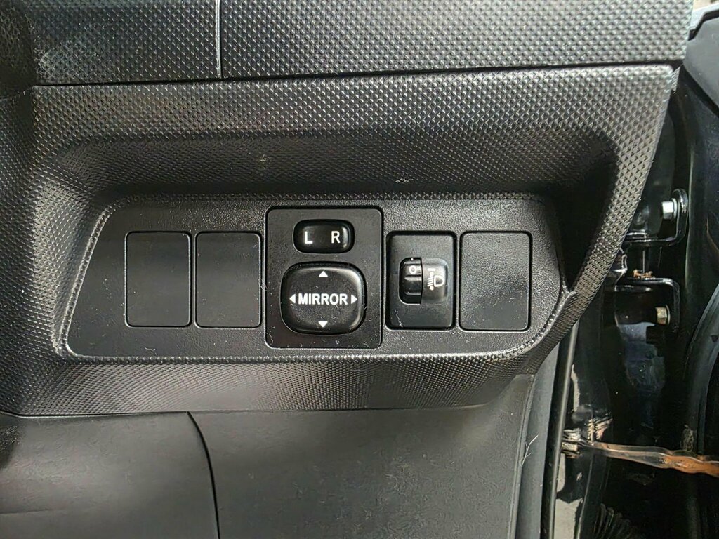 Toyota Auris Hatchback Black #11