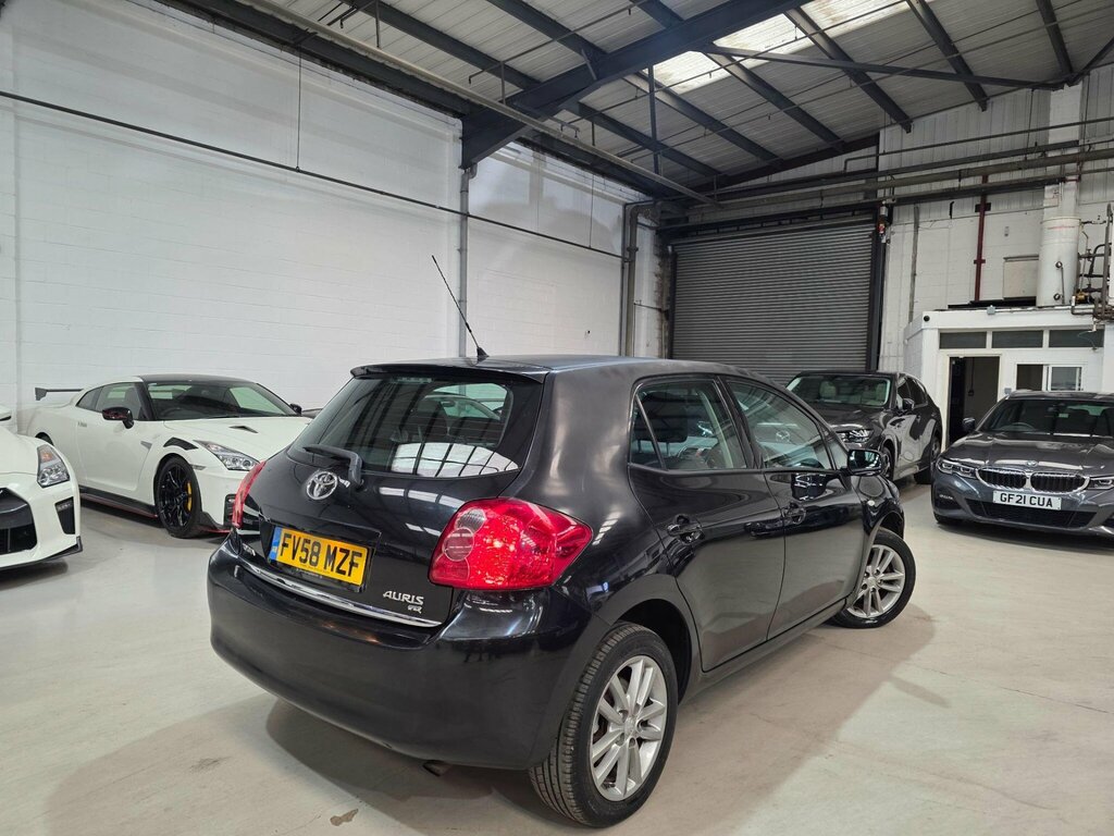 Toyota Auris Hatchback Black #21