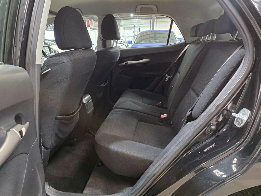 Toyota Auris Hatchback Black #19