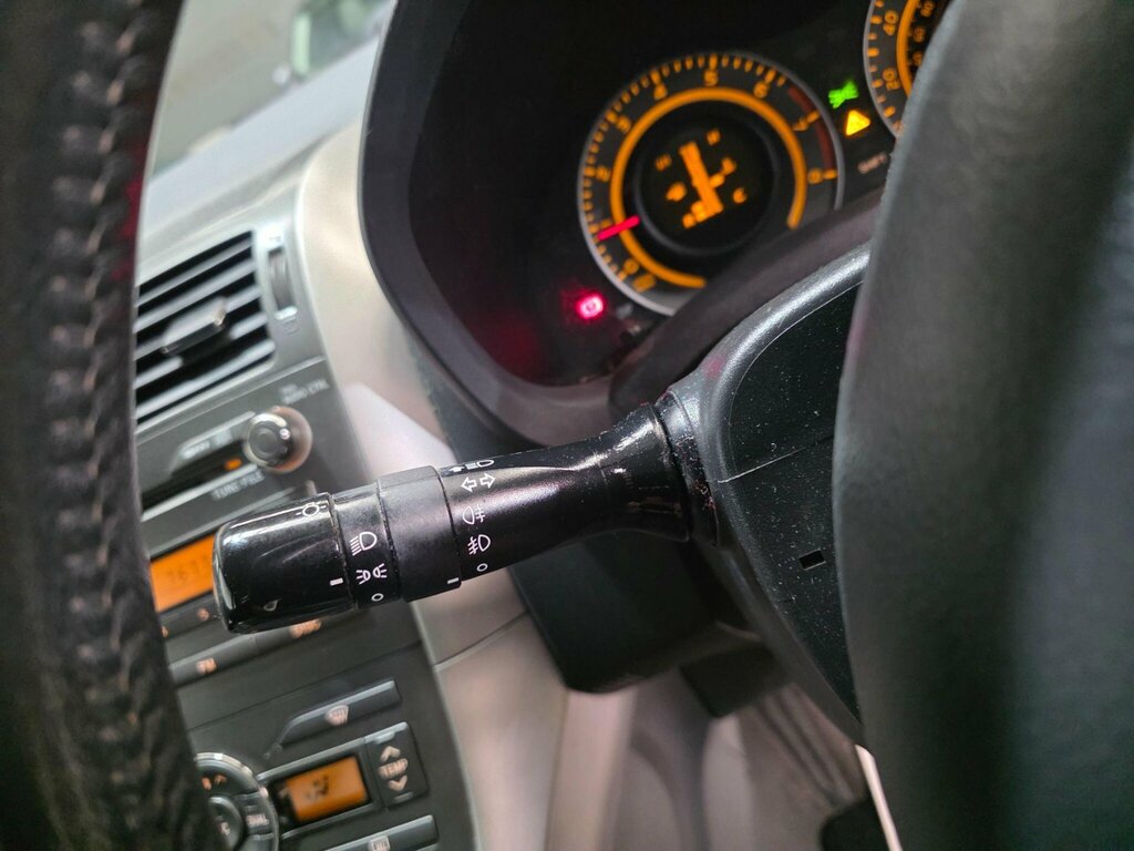 Toyota Auris Hatchback Black #15