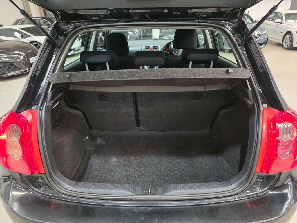 Toyota Auris Hatchback Black #23