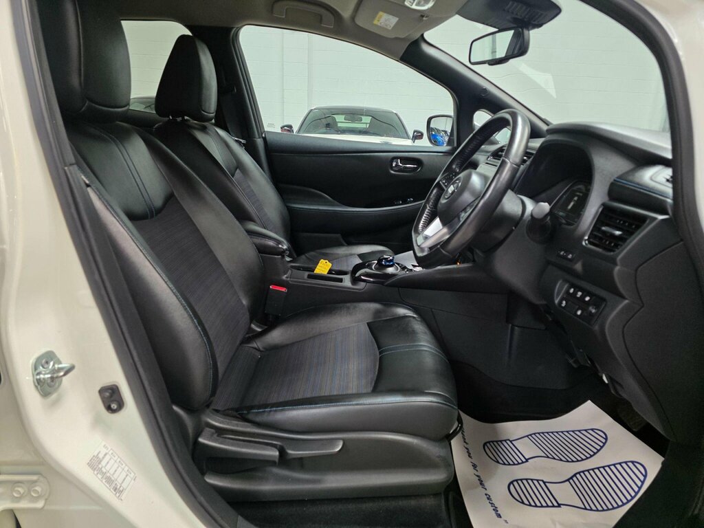 Nissan Leaf 40Kwh N-connecta White #5