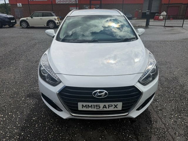 Hyundai I40 1.7 Crdi Blue Drive Se Nav Tourer Manua White #2