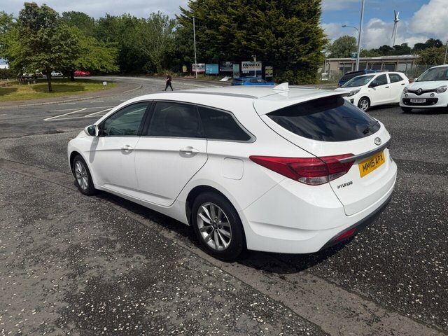 Hyundai I40 1.7 Crdi Blue Drive Se Nav Tourer Manua White #5