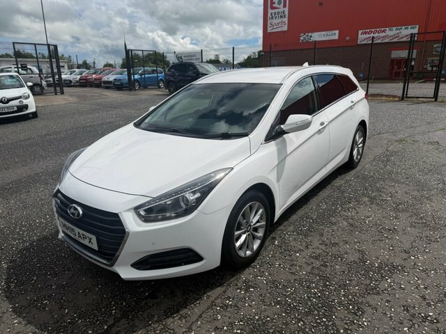 Hyundai I40 1.7 Crdi Blue Drive Se Nav Tourer Manua White #3