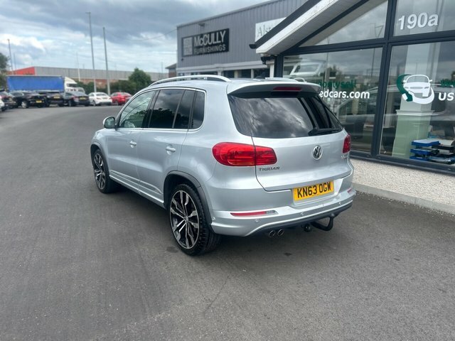 Volkswagen Tiguan Suv White #5