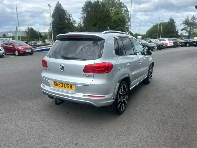 Volkswagen Tiguan Suv White #7