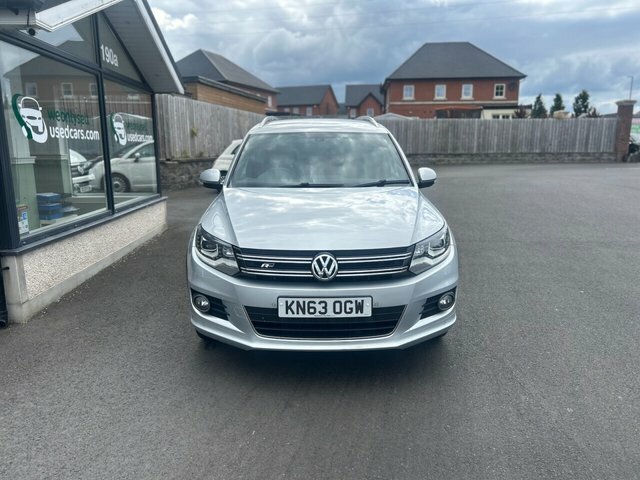 Volkswagen Tiguan Suv White #2