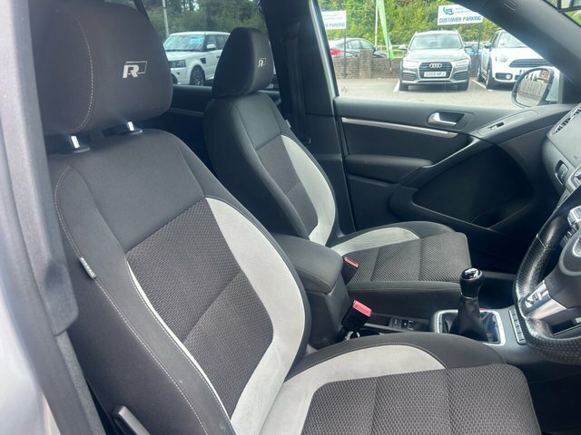 Volkswagen Tiguan Suv White #10