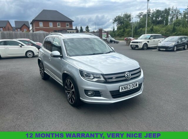 Volkswagen Tiguan Suv White #1