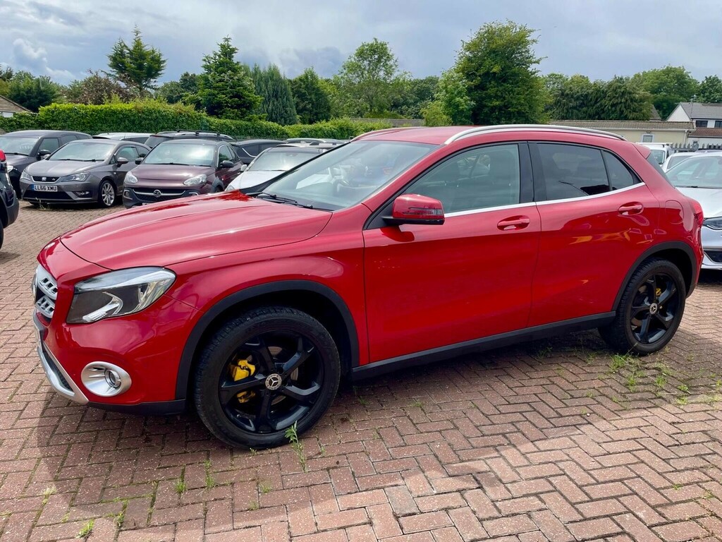 Mercedes-Benz GLA Class 1.6 Gla200 Sport Executive Euro 6 Ss 201 Red #3