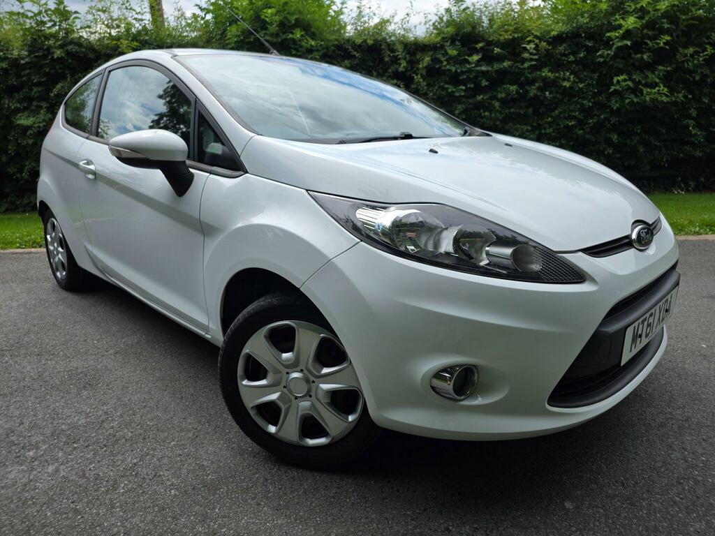Ford Fiesta Edge White