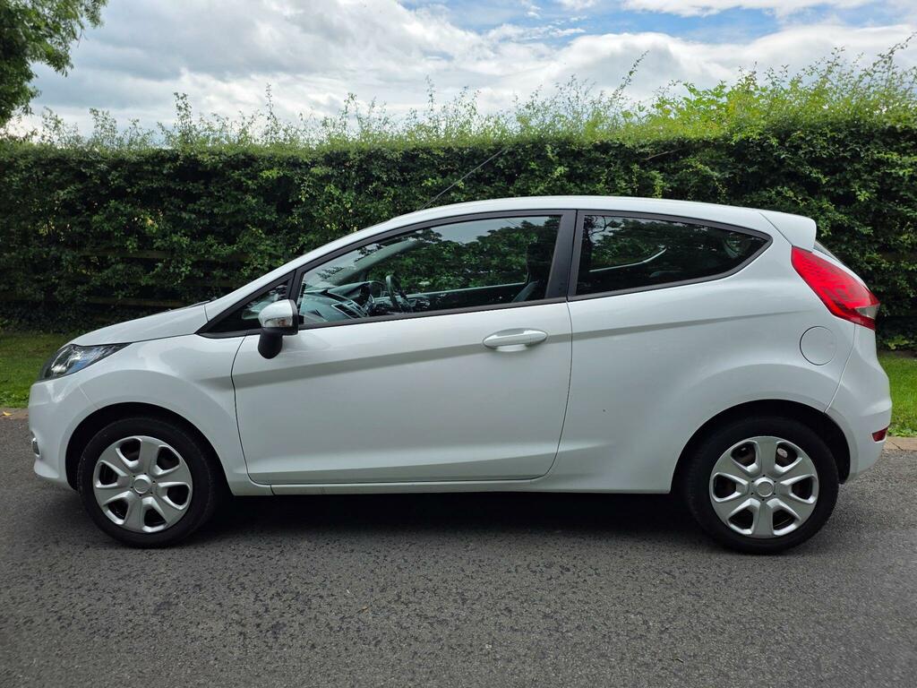 Ford Fiesta Edge White #5