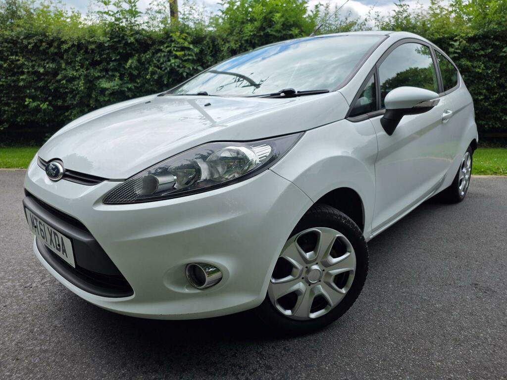 Ford Fiesta Edge White #3