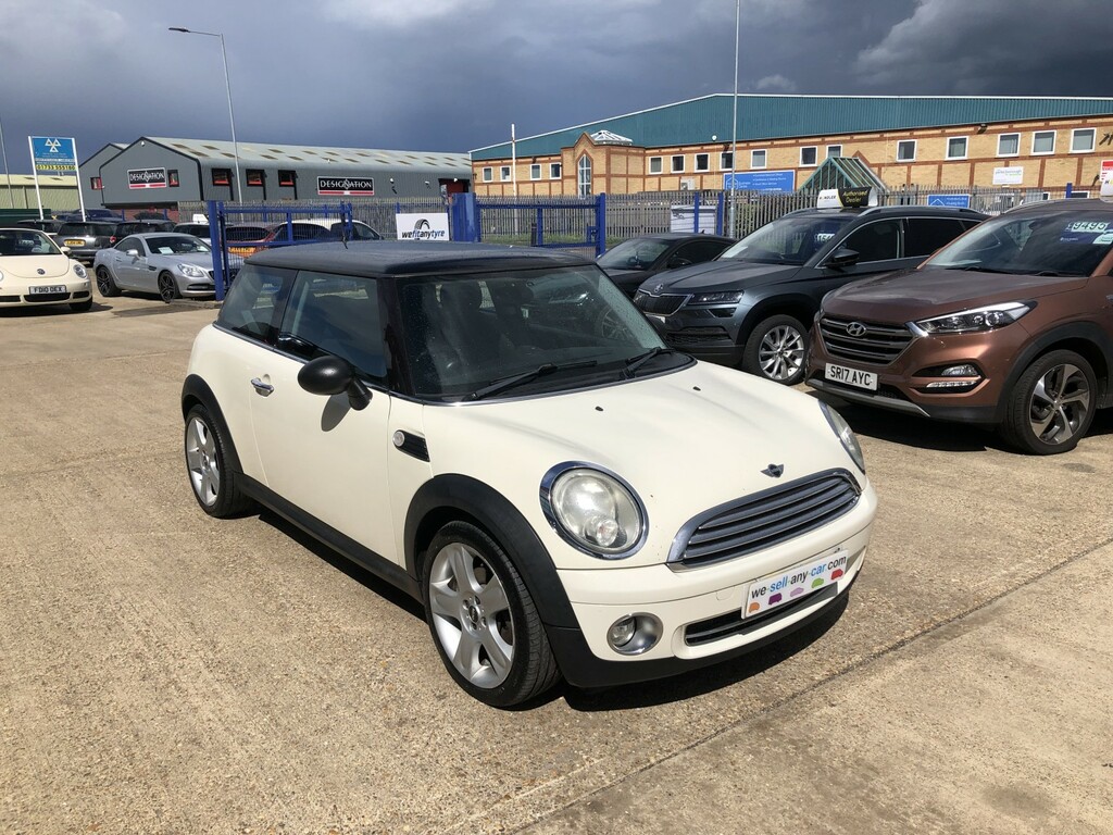 Mini Hatch 1.6 Cooper Hatchback Euro 4 120 White #1