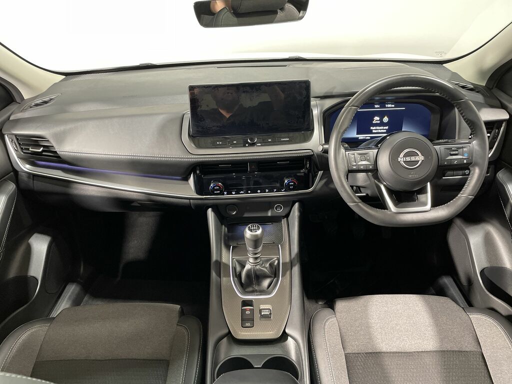 Nissan Qashqai 1.3 Dig-t Mh N-connecta DP74LLO White #3