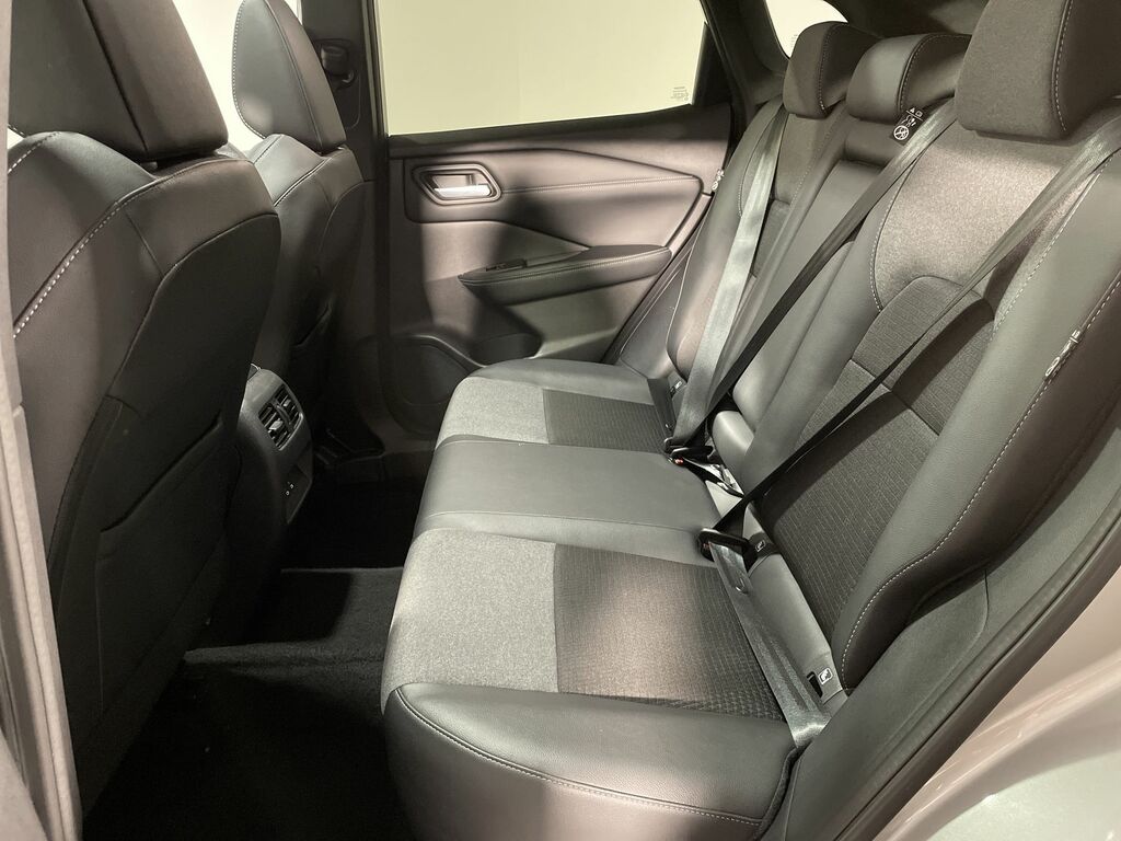 Nissan Qashqai 1.3 Dig-t Mh N-connecta Glass Roof DP74OTB Silver #5